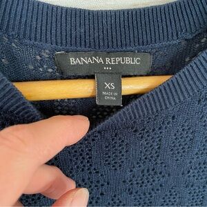 Banana Republic navy blue cap sleeve holey patterned light sweater size XS
